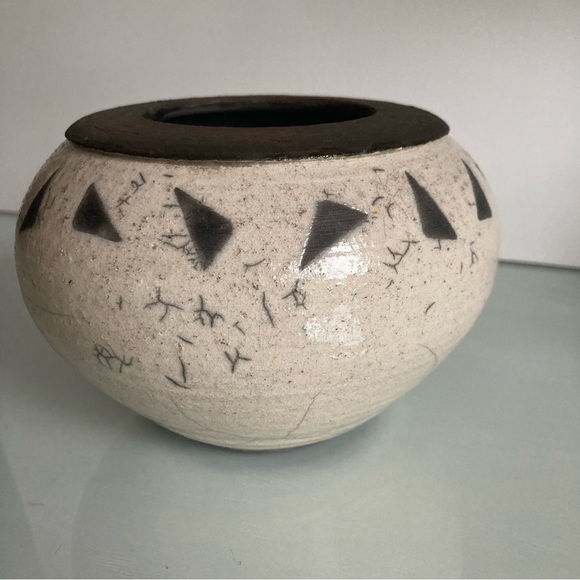 Unique Vintage Pottery - Picture 6 of 11